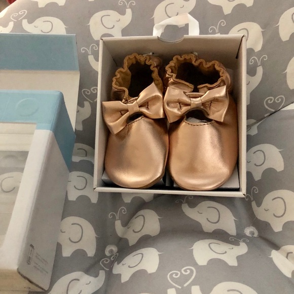 **SOLD**Robeez shoes - Picture 2 of 4